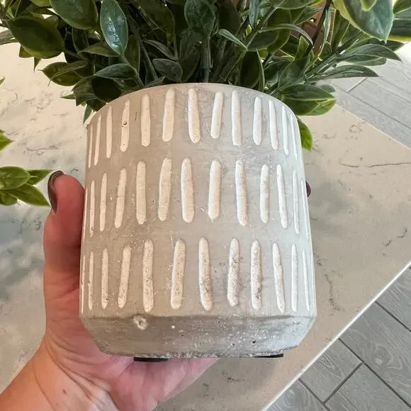 (2) Faux plants - Picture 7 of 9